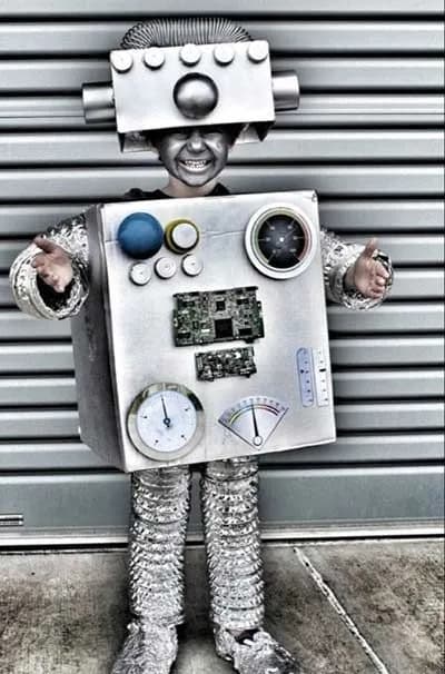 Jak zrobić strój robota z recyklingu - proste i kreatywne pomysły